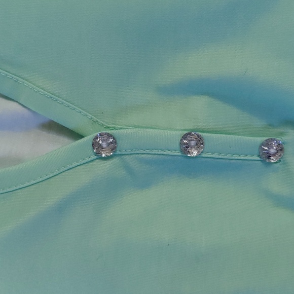 Floral Green Sleeveless Top - Picture 2 of 6